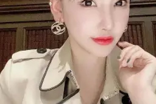 74岁刘晓庆再曝大瓜！和助理同居6年未离婚百亿婚姻是空壳骗局