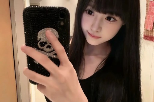 八月4个瓜秘密再婚、出轨、选妃、全家定居国外周杰伦被牵连