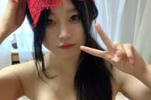 田曦薇跻身一线小花？井柏然曾微调？翟潇闻片酬曝光揭秘大经纪人日常